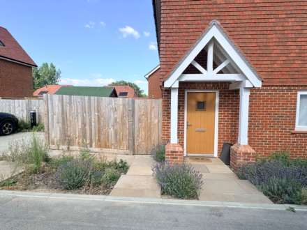 Oak Tree Way, Leatherhead, Image 10