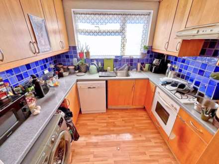Deer Park Close, Kingston Upon Thames, Image 5