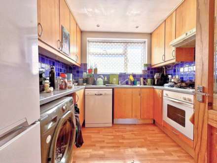 Deer Park Close, Kingston Upon Thames, Image 6
