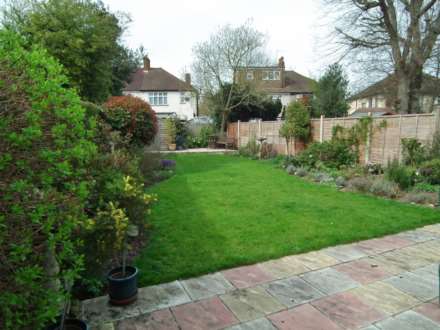 Barton Green, New Malden, Image 8