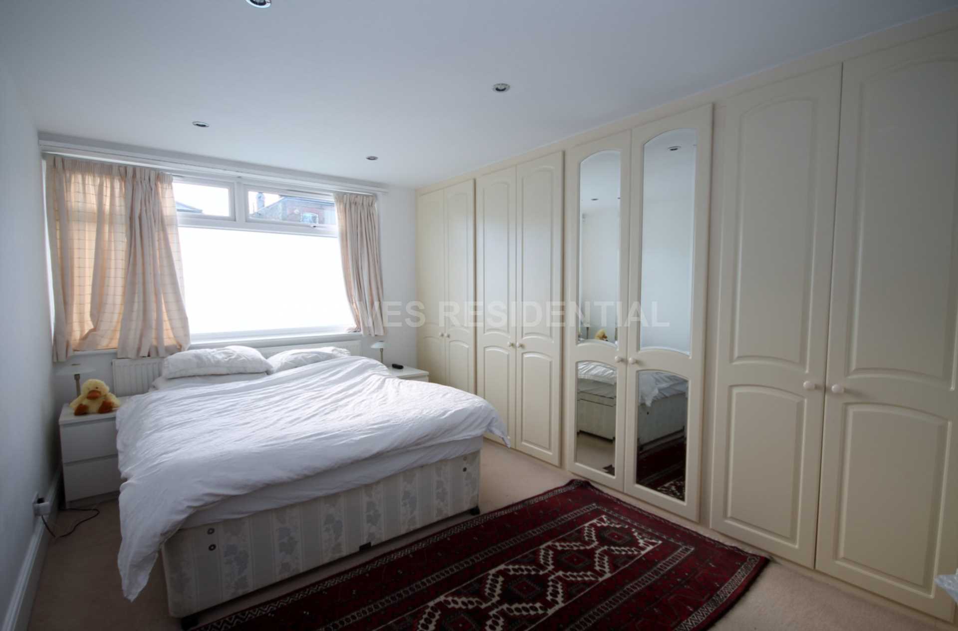 Chestnut Grove, New Malden, Image 7