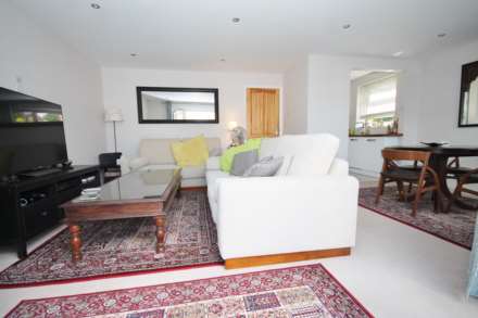 Chestnut Grove, New Malden, Image 3