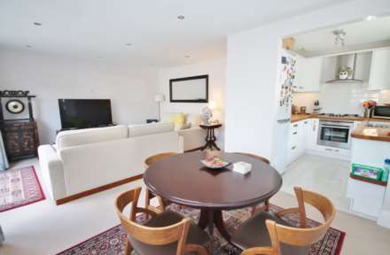 Chestnut Grove, New Malden, Image 4