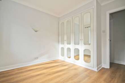 St Georges Court, Crawley RH10, Image 4