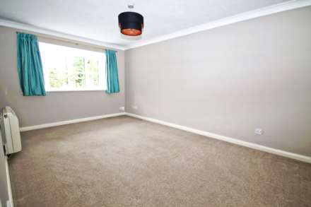 Dukes Avenue, New Malden, Image 2