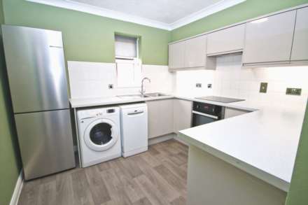 Dukes Avenue, New Malden, Image 4