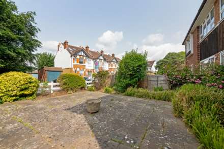 Poplar Grove, New Malden, Image 11