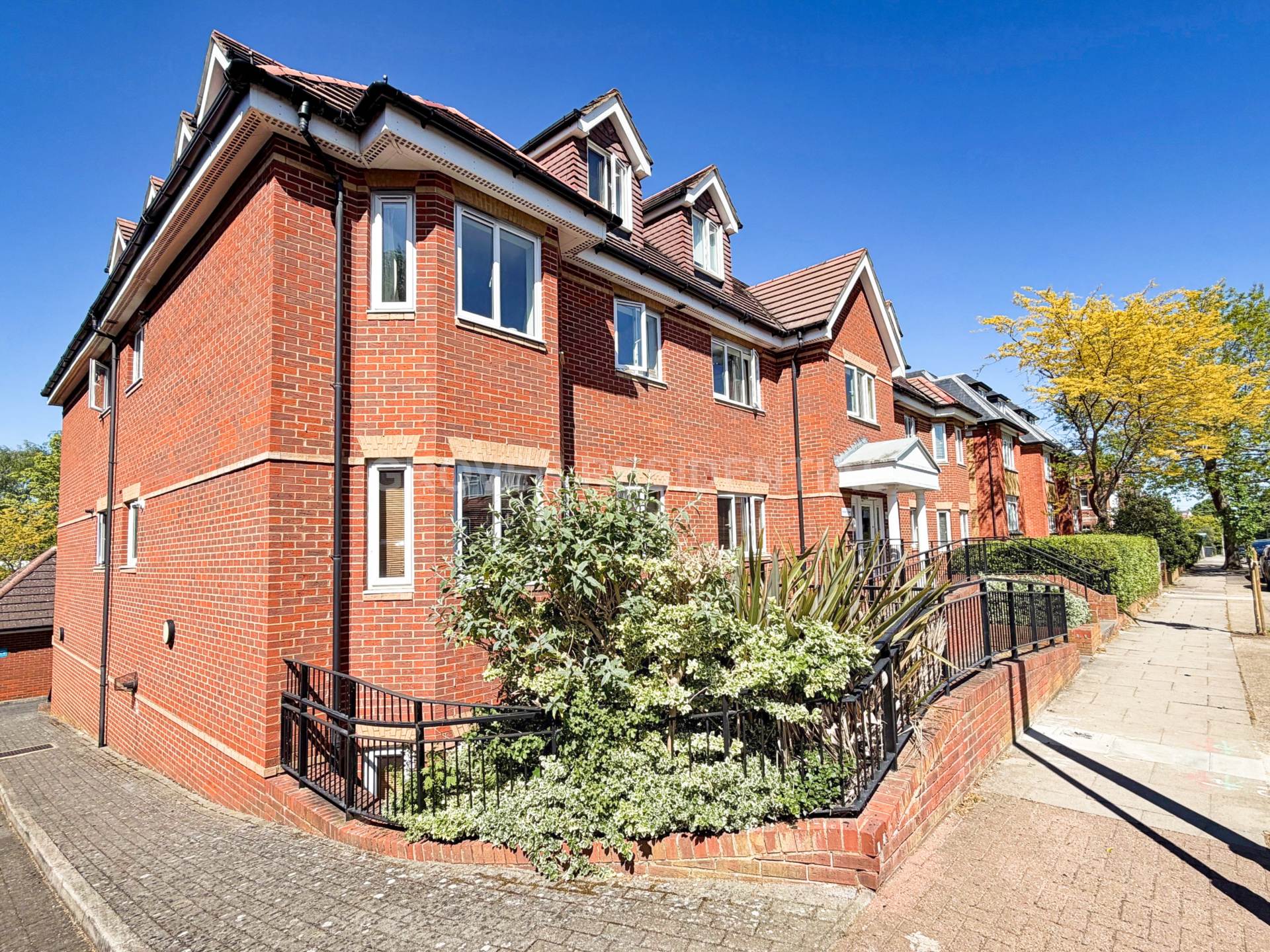 Dukes Avenue, New Malden, Image 1