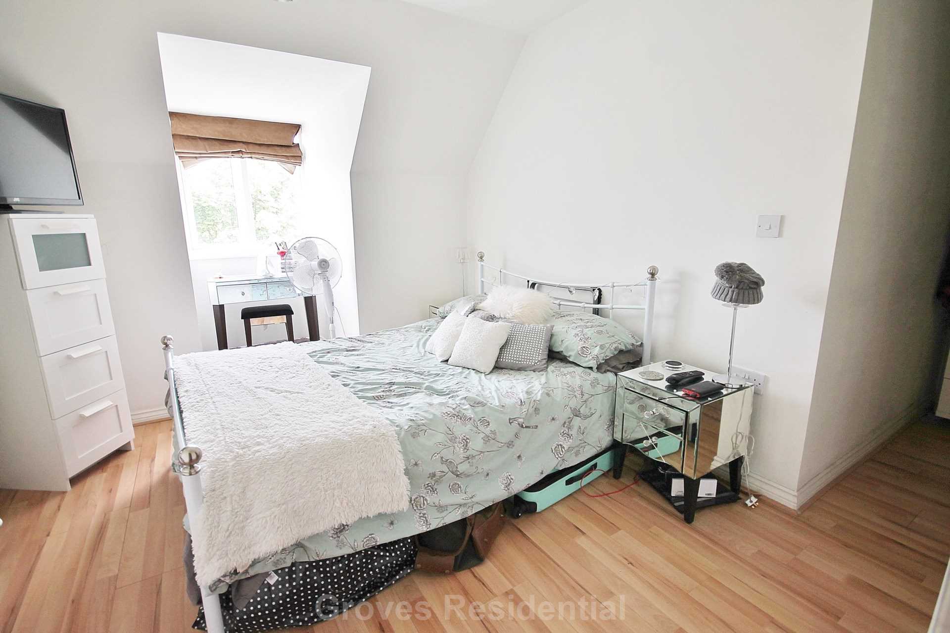 Dukes Avenue, New Malden, Image 4