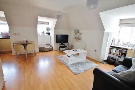 Dukes Avenue, New Malden, Image 2