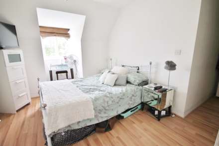 Dukes Avenue, New Malden, Image 4