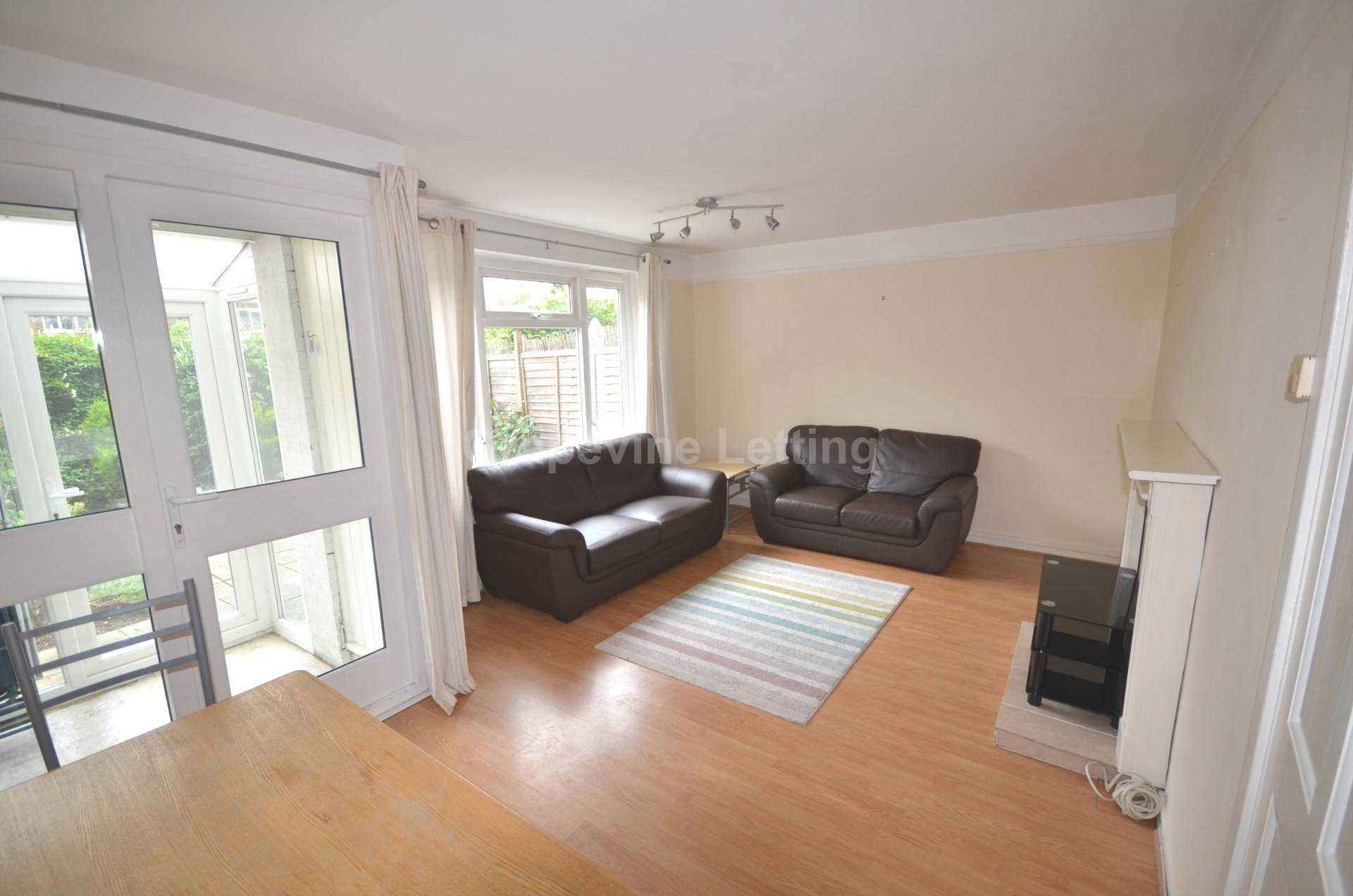 Three double bed with garden in Clapham North!, Image 1