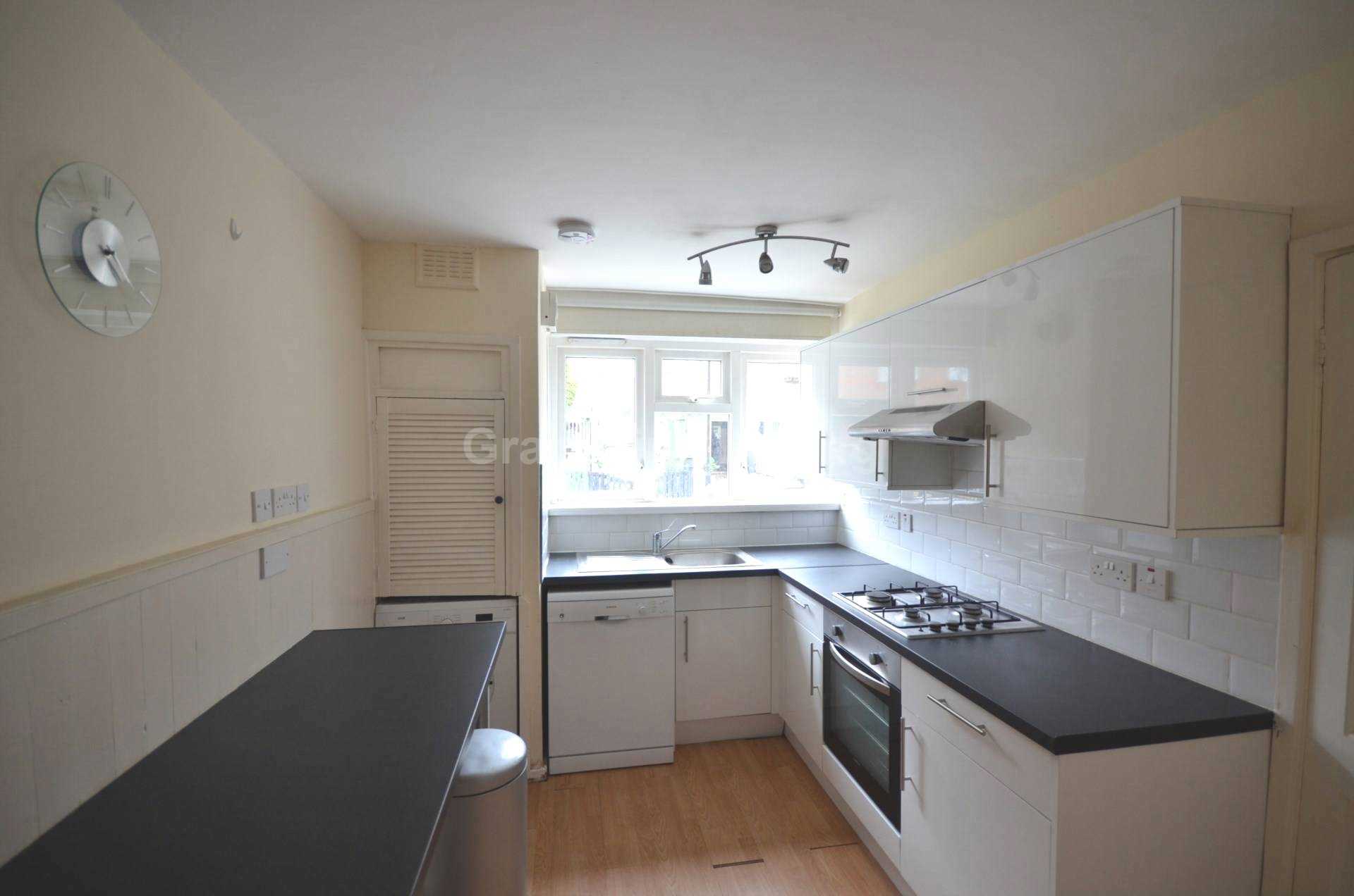 Three double bed with garden in Clapham North!, Image 4