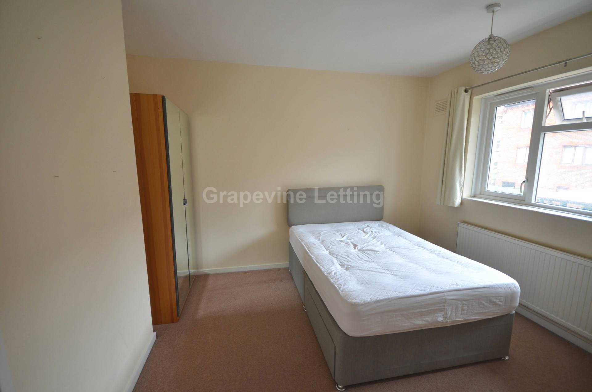 Three double bed with garden in Clapham North!, Image 7