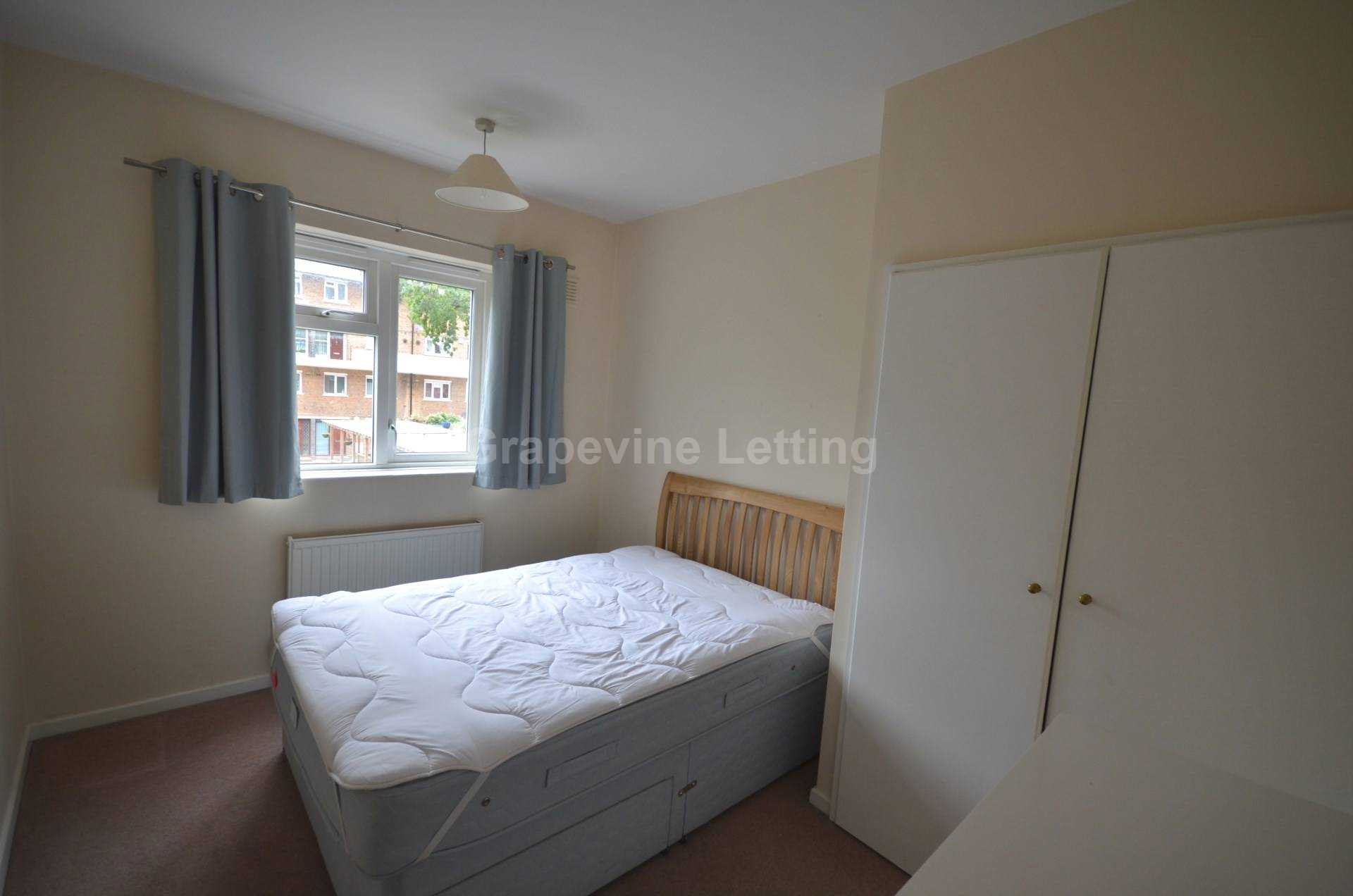 Three double bed with garden in Clapham North!, Image 8