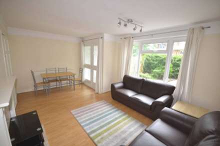 Three double bed with garden in Clapham North!, Image 2