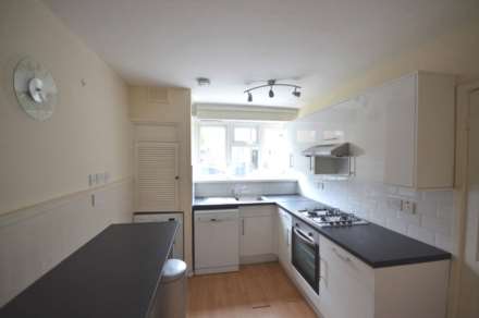 Three double bed with garden in Clapham North!, Image 4