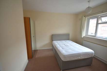 Three double bed with garden in Clapham North!, Image 7