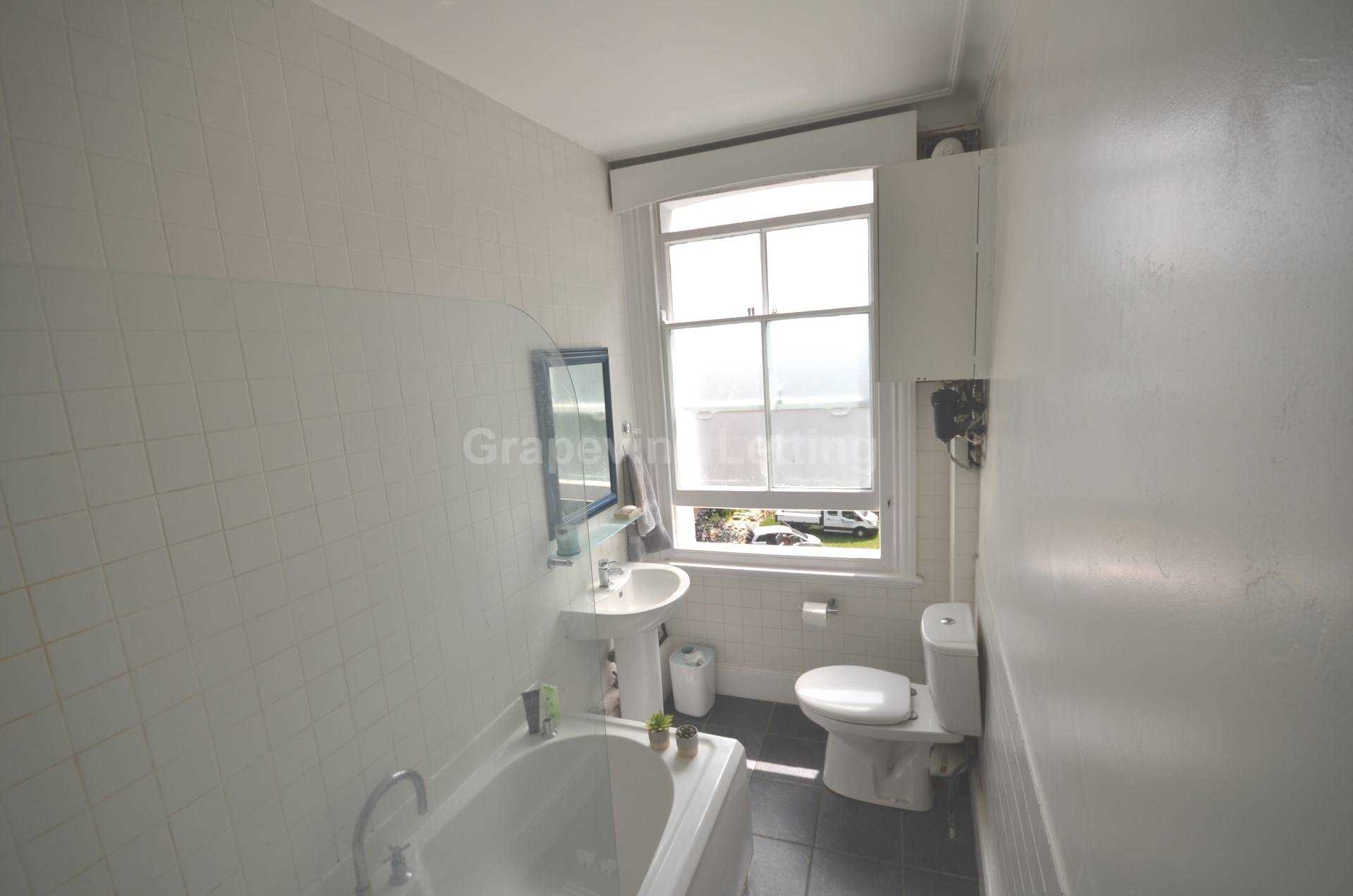 Clapham Common Southside, Clapham SW4, Image 11