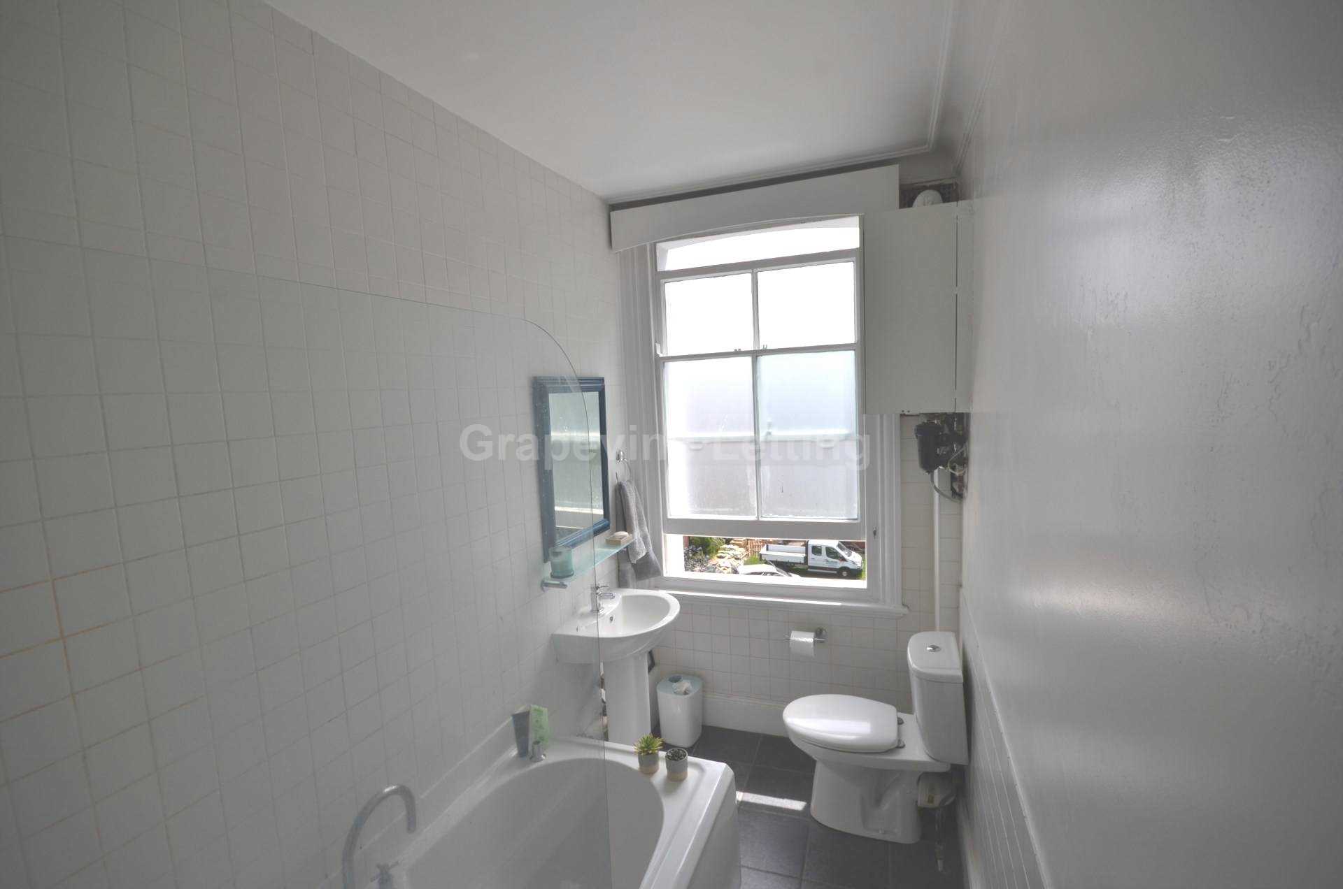Clapham Common Southside, Clapham SW4, Image 12