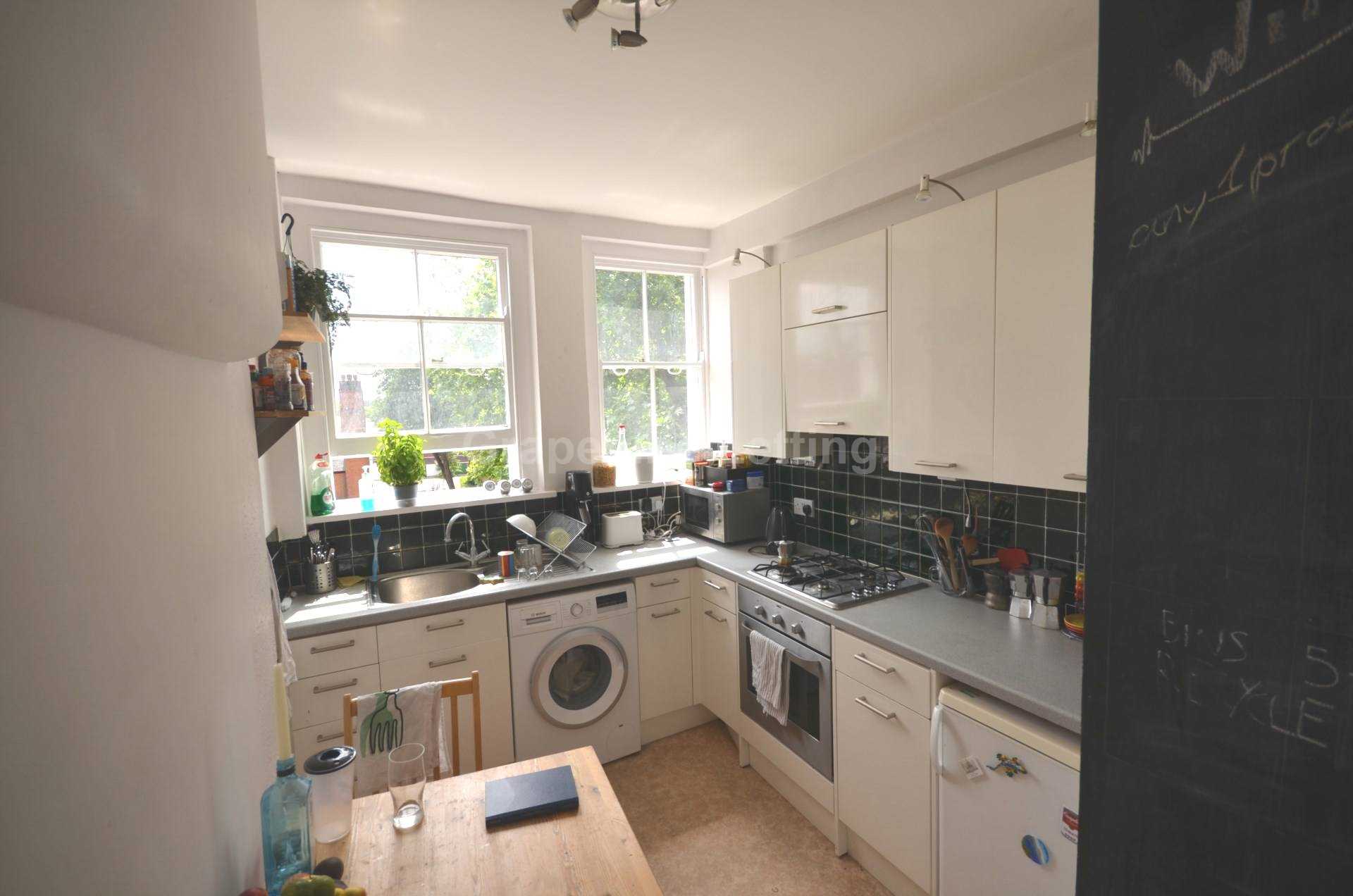 Clapham Common Southside, Clapham SW4, Image 13