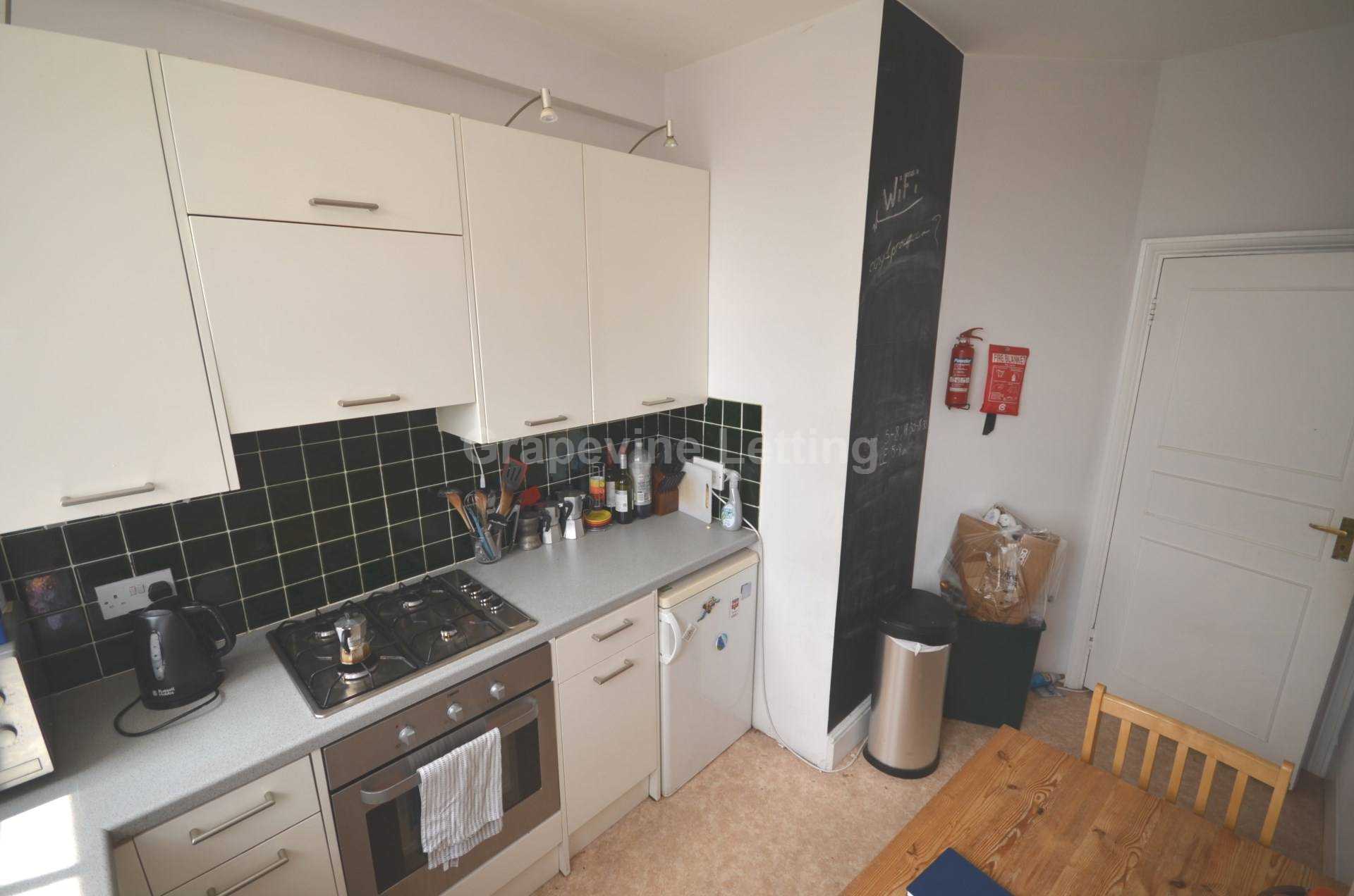 Clapham Common Southside, Clapham SW4, Image 15