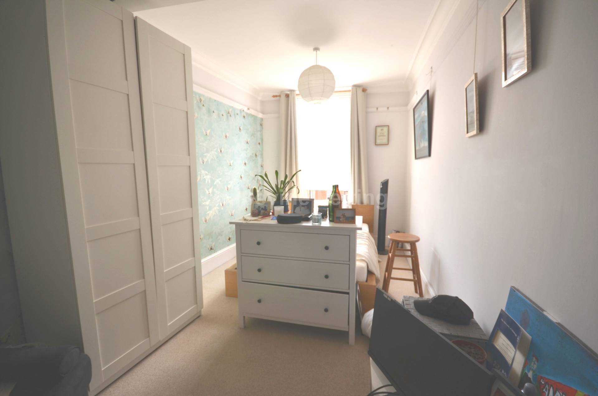 Clapham Common Southside, Clapham SW4, Image 8