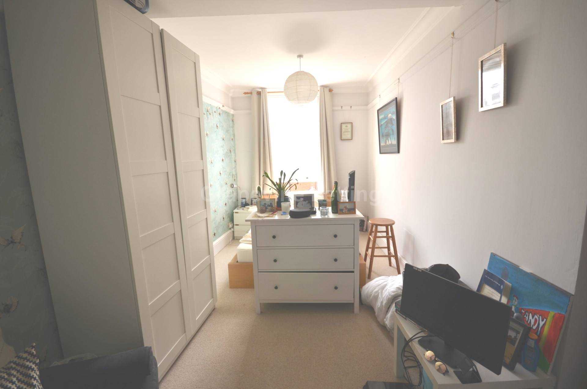 Clapham Common Southside, Clapham SW4, Image 9
