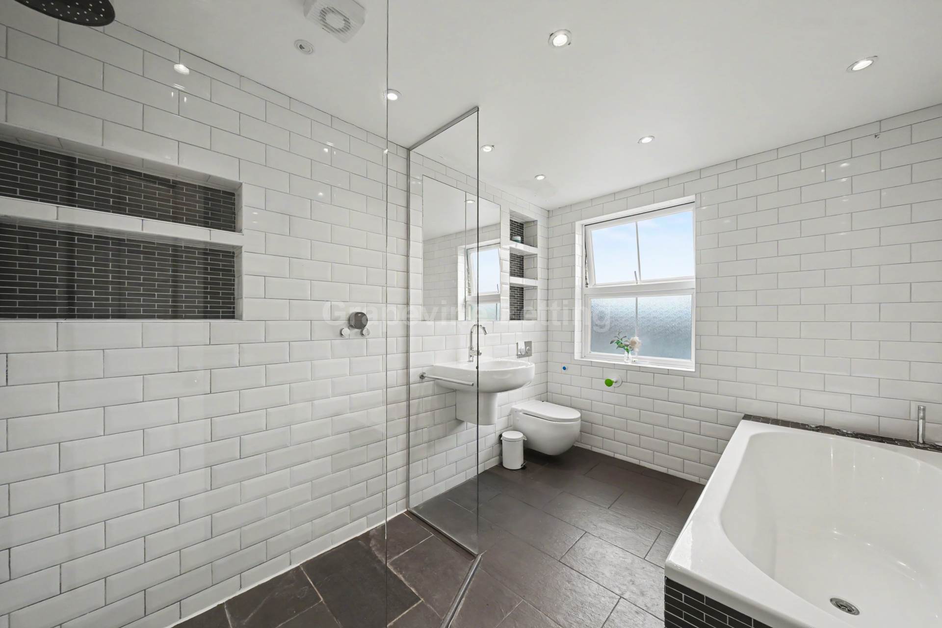 Amott Road, London,, Image 10