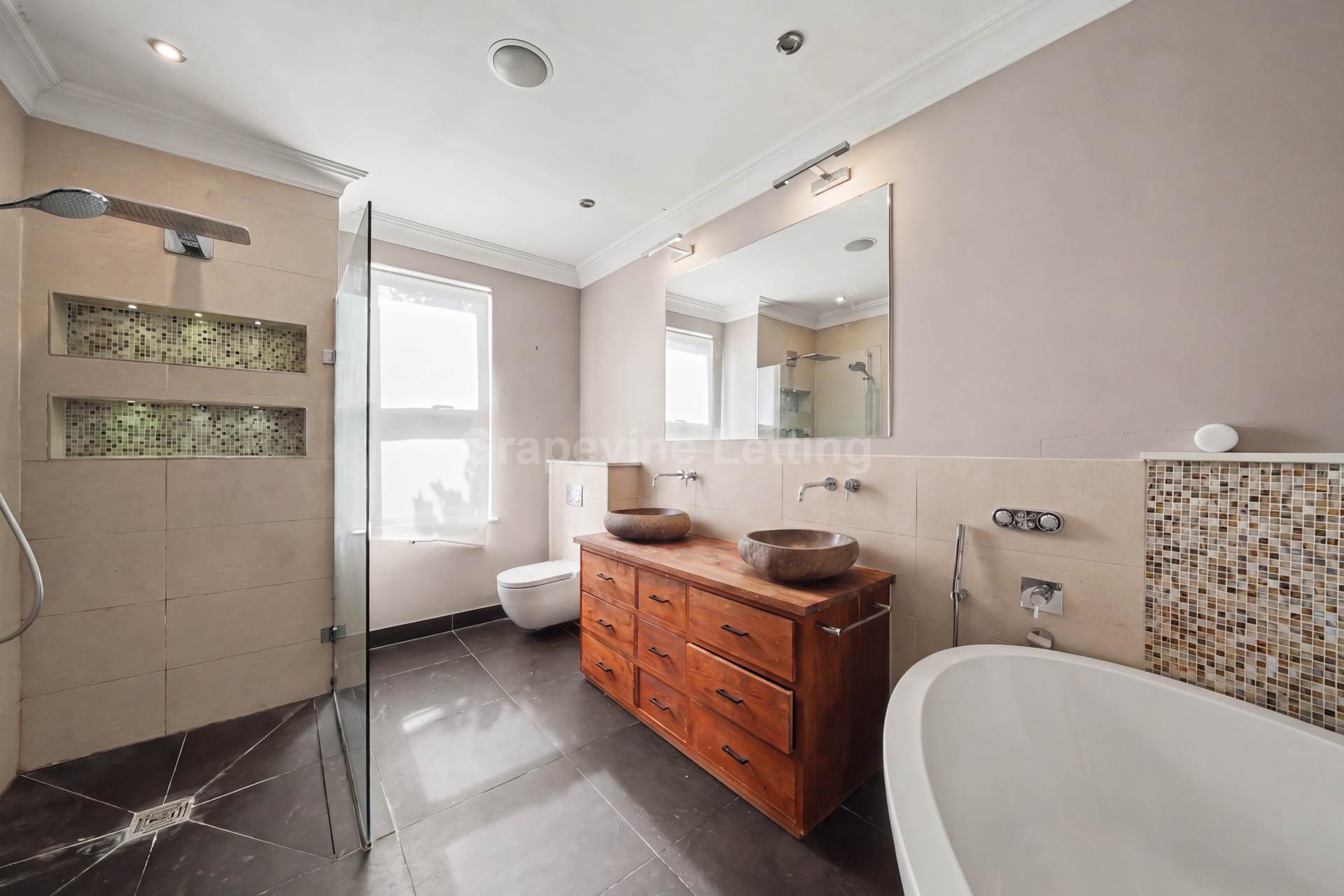 Amott Road, London,, Image 9
