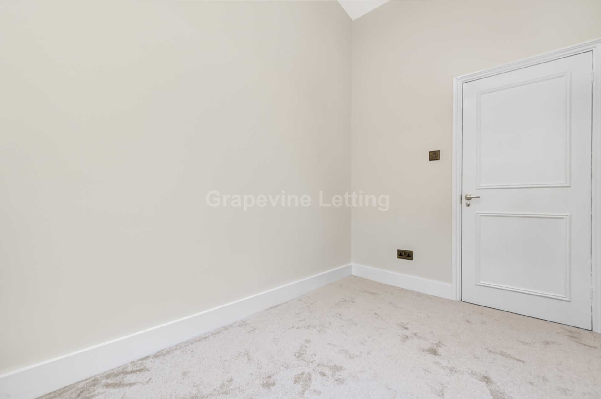Elderwood Place, London, Image 9