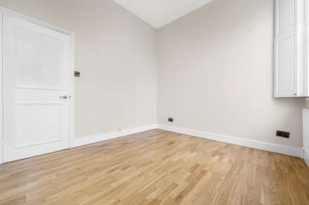 Elderwood Place, London, Image 1
