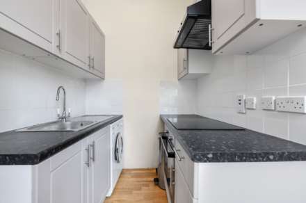 Elderwood Place, London, Image 6