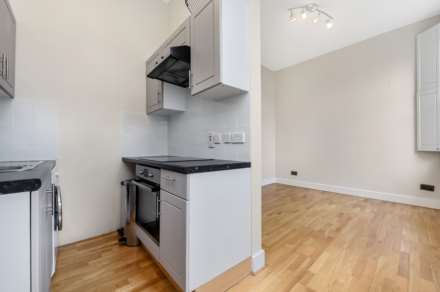 Elderwood Place, London, Image 7