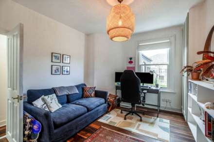 Hackford Road, Oval., Image 3