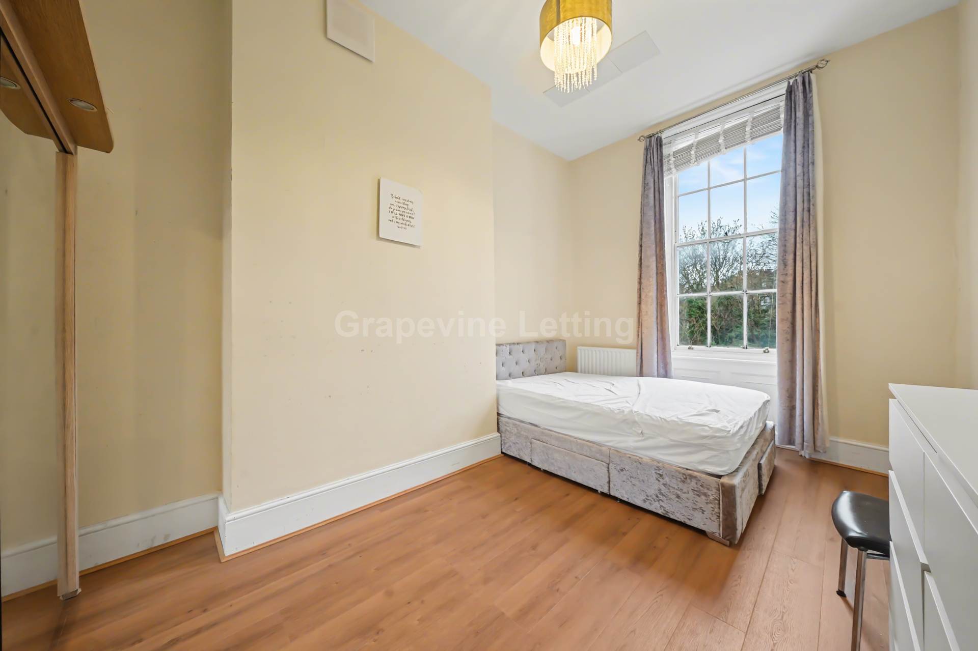 Brixton Road, London, Image 4