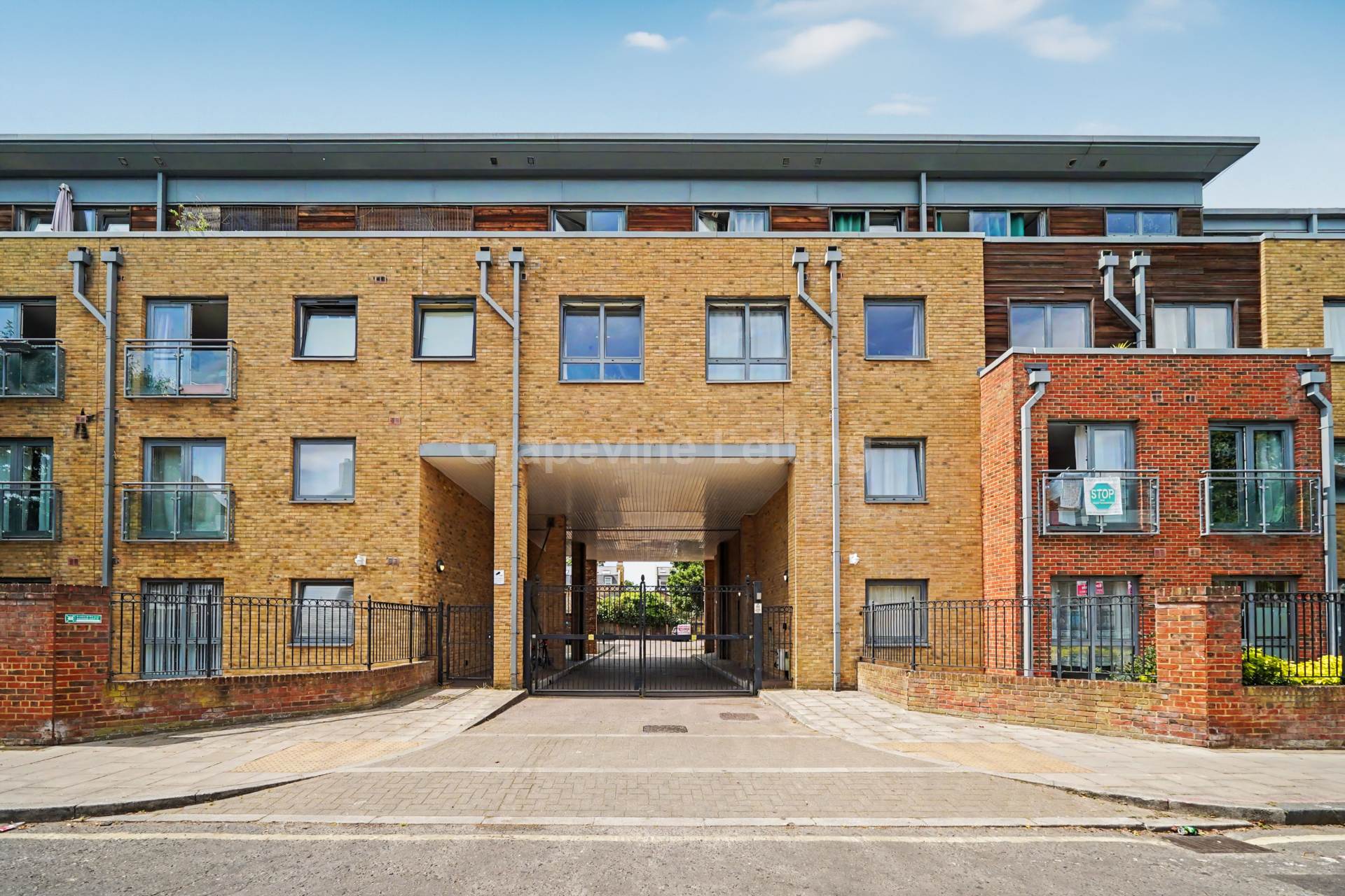 Effra Parade, London, SW2, Image 11