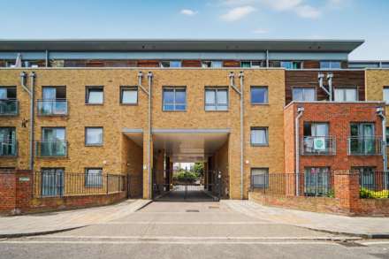 Effra Parade, London, SW2, Image 11