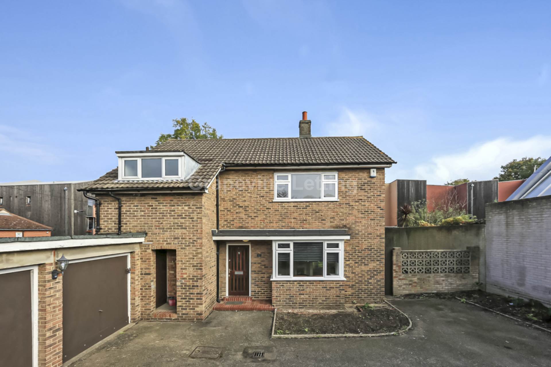 Four Bed Detached House -5 Mins Brixton Tube; Large Garden; Off Road Parking x 3, Image 1