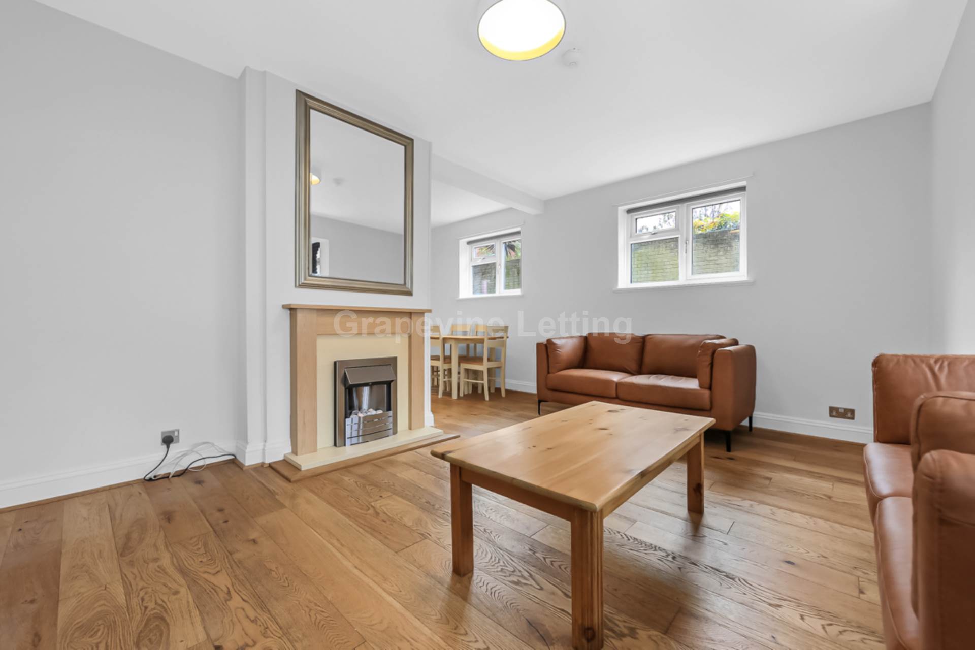 Four Bed Detached House -5 Mins Brixton Tube; Large Garden; Off Road Parking x 3, Image 2