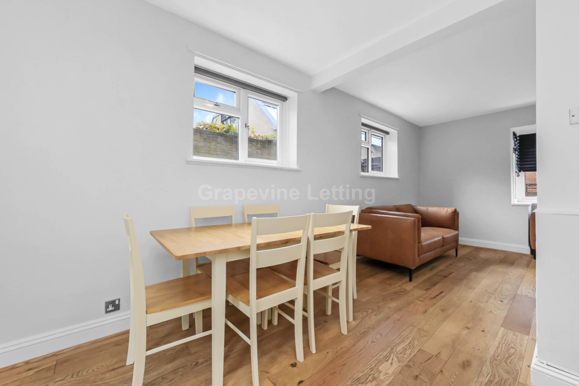 Four Bed Detached House -5 Mins Brixton Tube; Large Garden; Off Road Parking x 3, Image 3