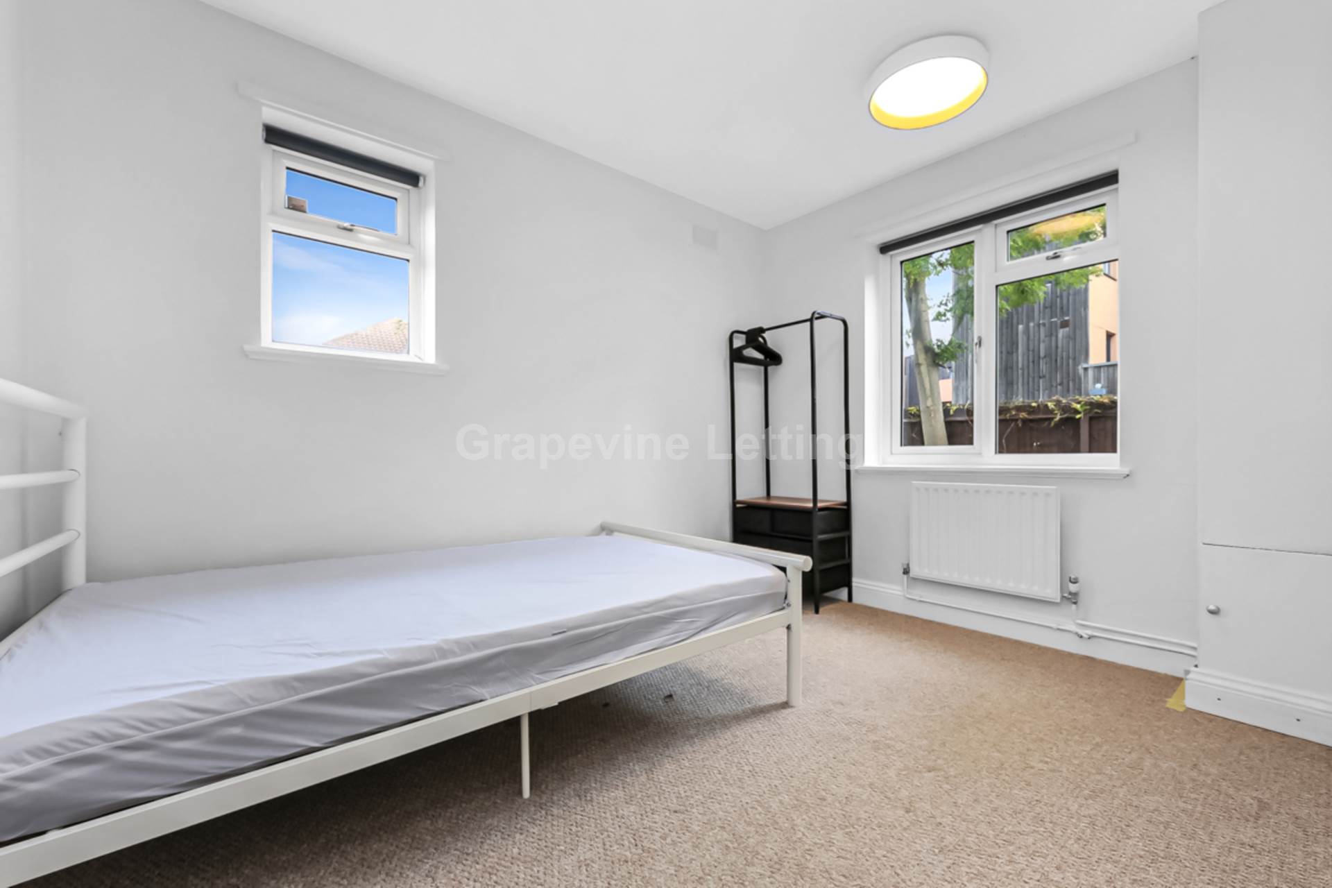 Four Bed Detached House -5 Mins Brixton Tube; Large Garden; Off Road Parking x 3, Image 5