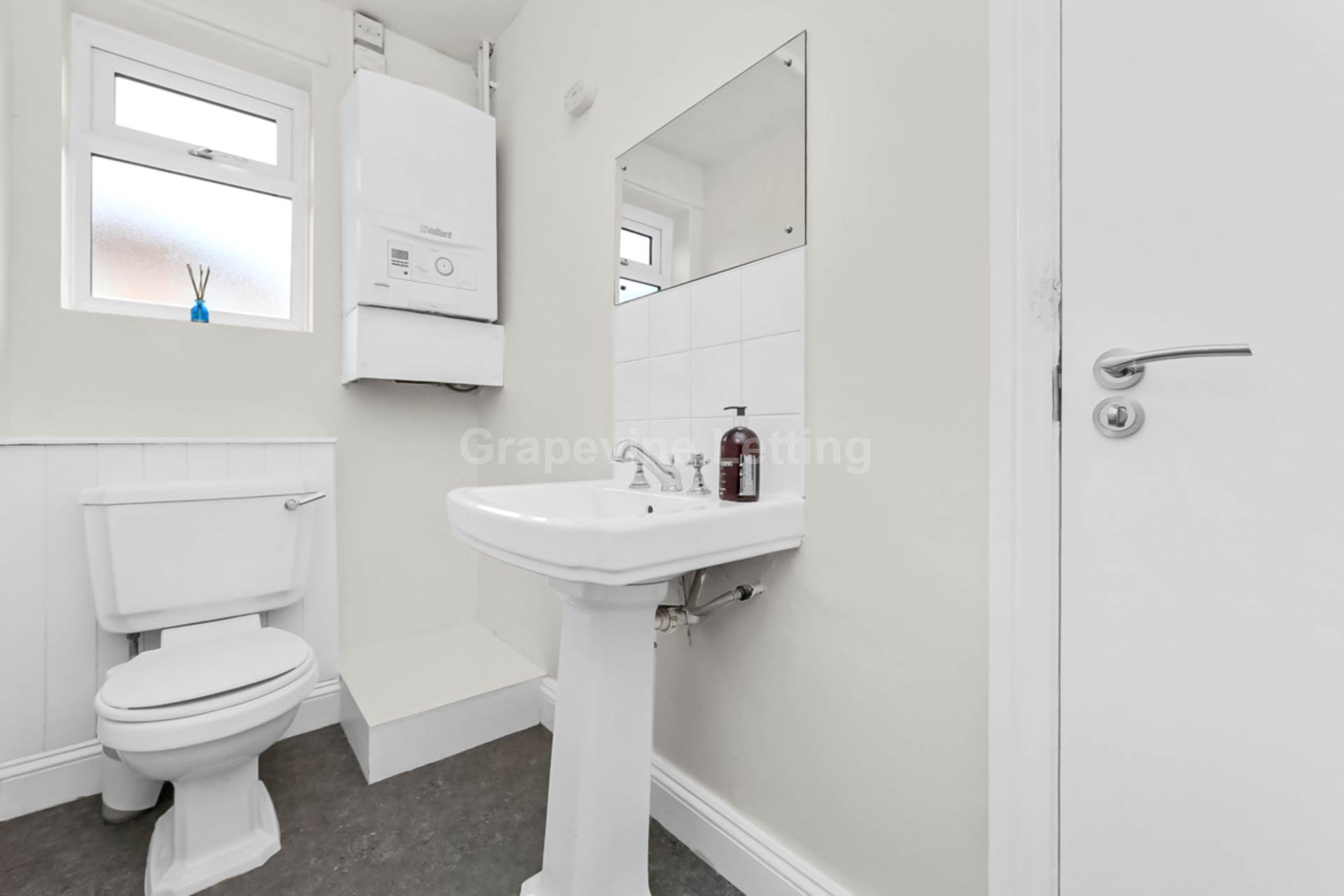 Four Bed Detached House -5 Mins Brixton Tube; Large Garden; Off Road Parking x 3, Image 6