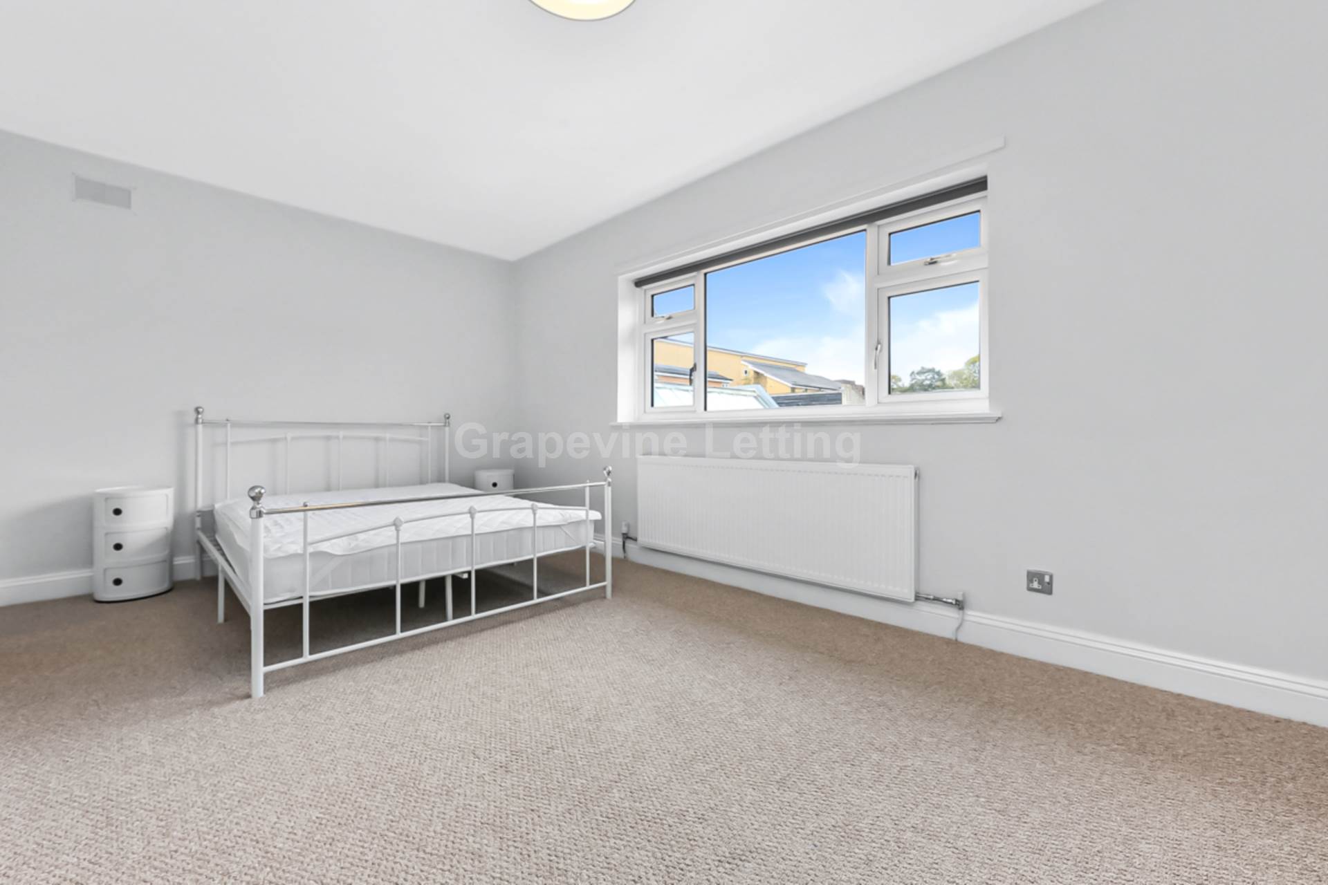 Four Bed Detached House -5 Mins Brixton Tube; Large Garden; Off Road Parking x 3, Image 8