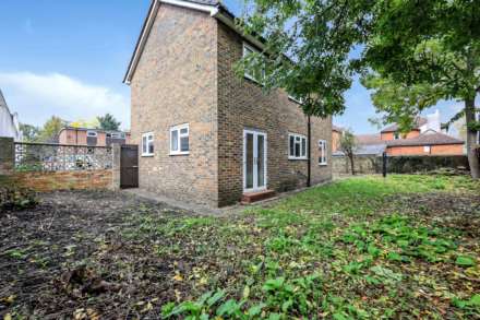 Four Bed Detached House -5 Mins Brixton Tube; Large Garden; Off Road Parking x 3, Image 12