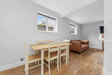 Four Bed Detached House -5 Mins Brixton Tube; Large Garden; Off Road Parking x 3, Image 3