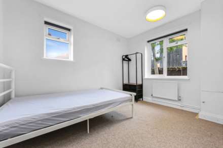Four Bed Detached House -5 Mins Brixton Tube; Large Garden; Off Road Parking x 3, Image 5