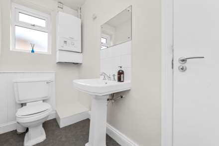 Four Bed Detached House -5 Mins Brixton Tube; Large Garden; Off Road Parking x 3, Image 6