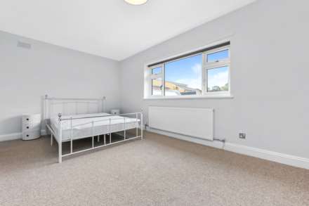 Four Bed Detached House -5 Mins Brixton Tube; Large Garden; Off Road Parking x 3, Image 8