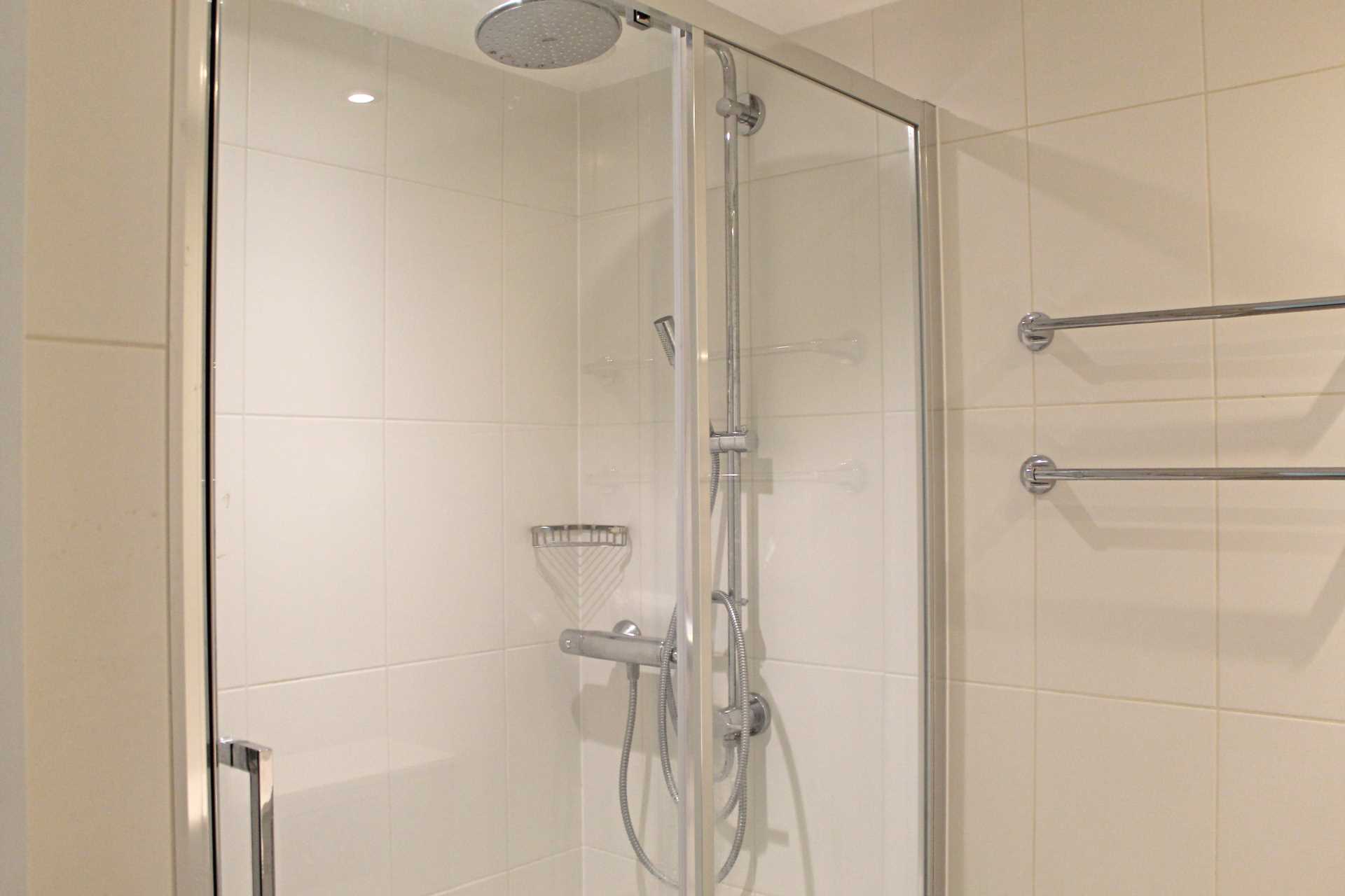 Cardinal Court, Oldham, Image 10